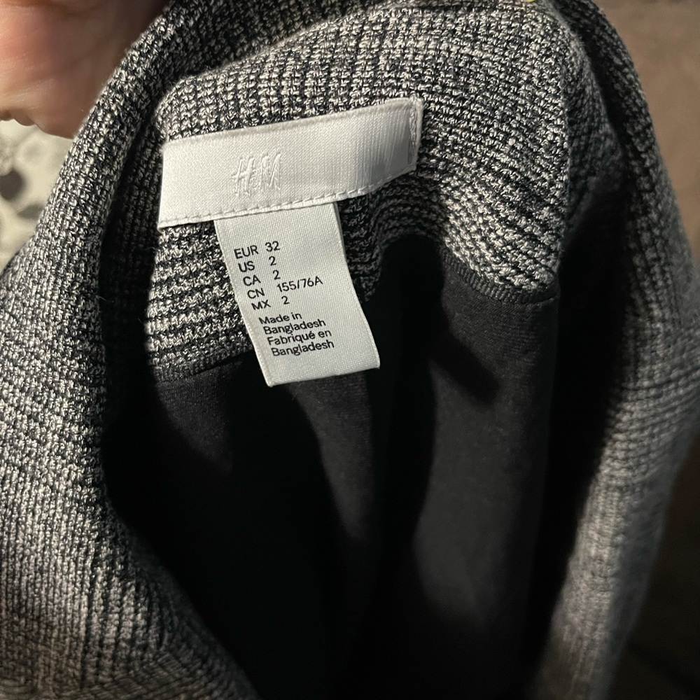 H&M - Picture 3 of 3